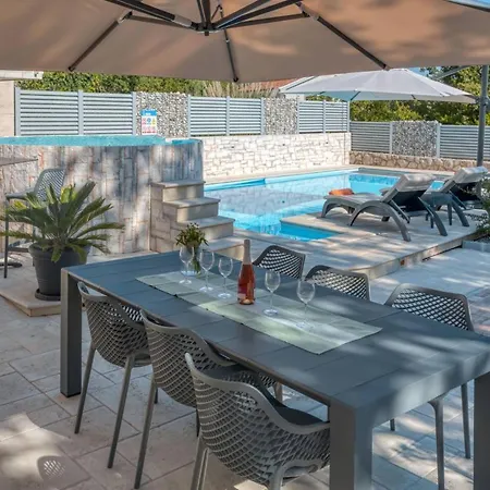 Lavendel With Pool Appartamento