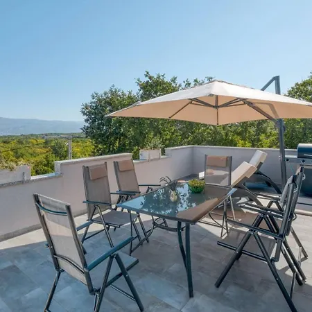 Lavendel With Pool Apartman