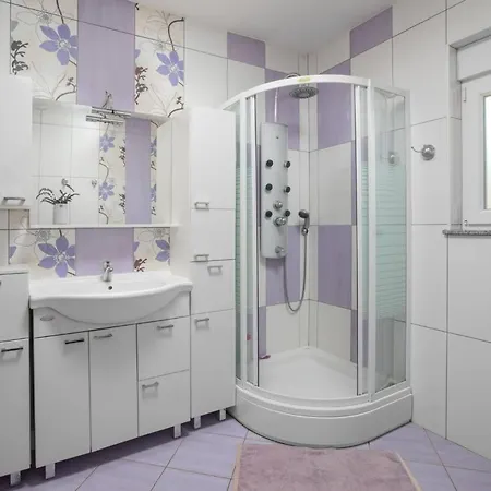 Lavendel With Pool *
